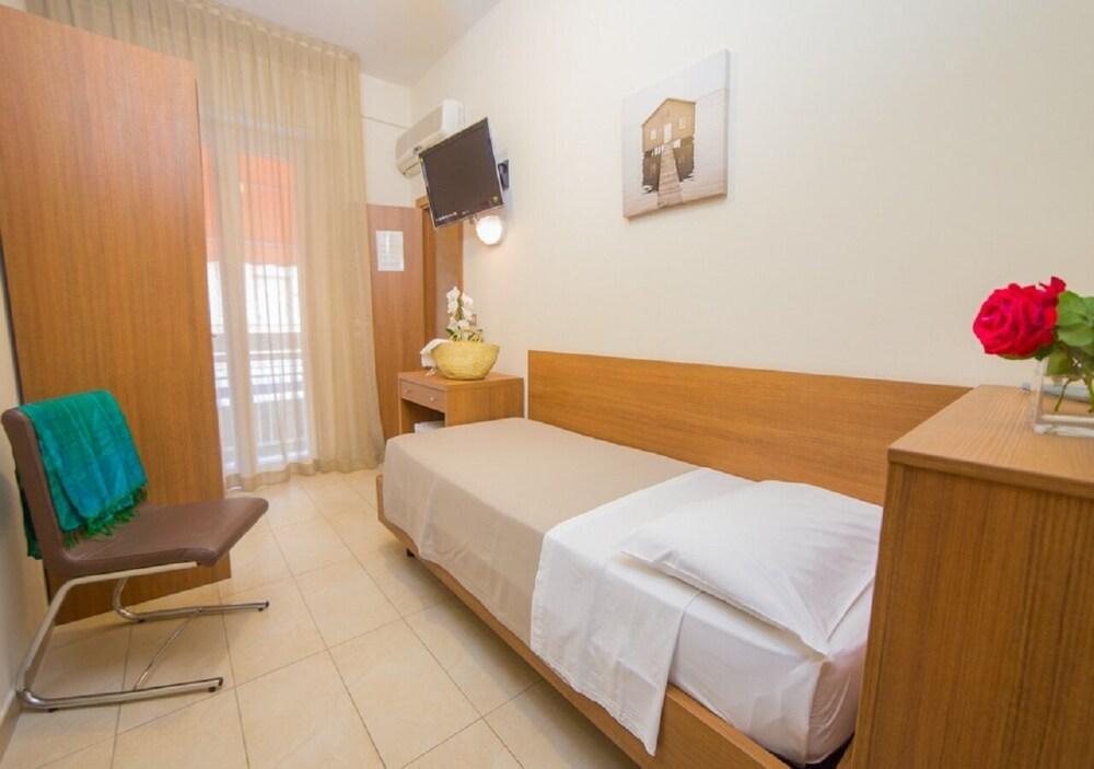Mediterraneo Hotel&Suites Cattolica Exteriér fotografie