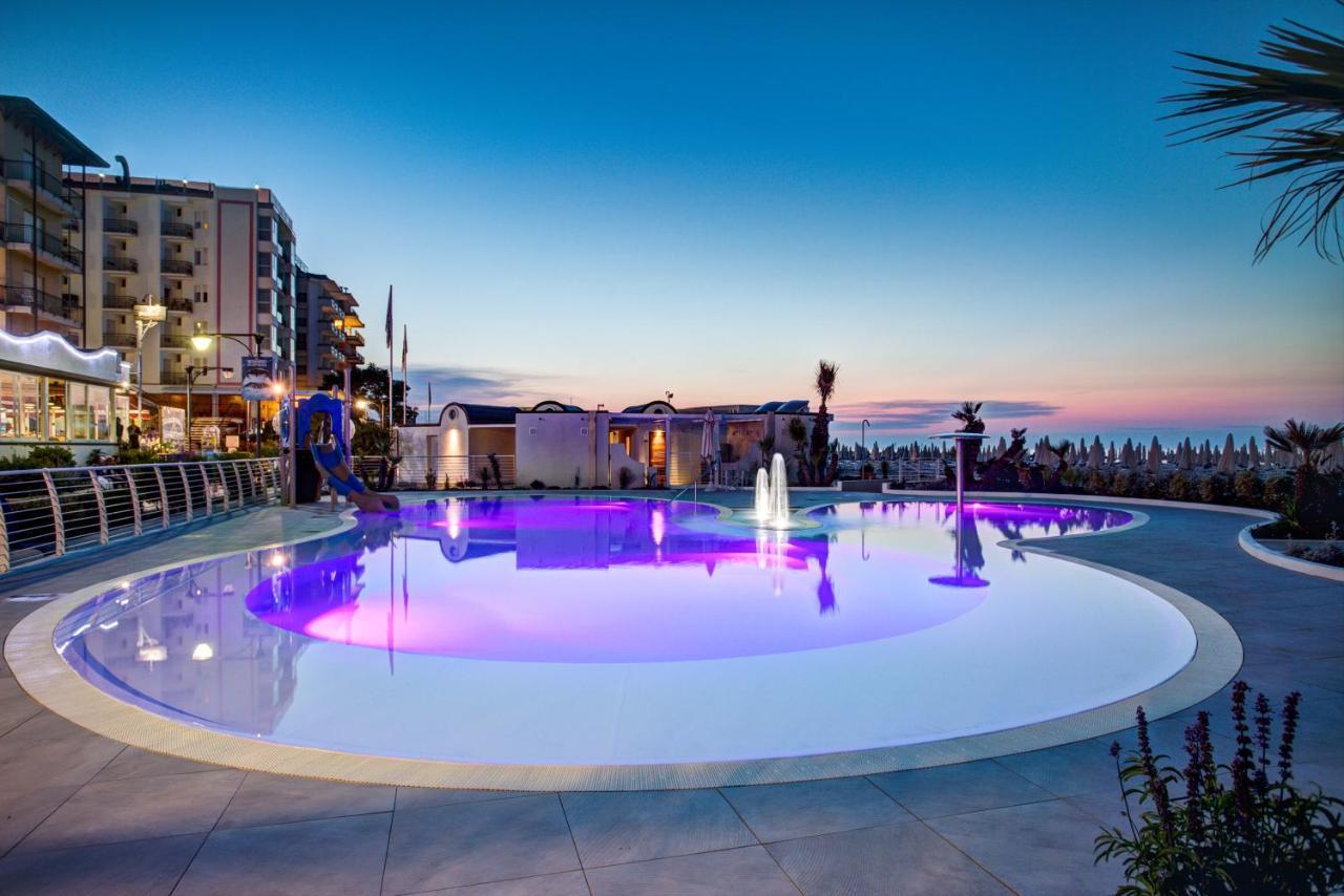Mediterraneo Hotel&Suites Cattolica Exteriér fotografie