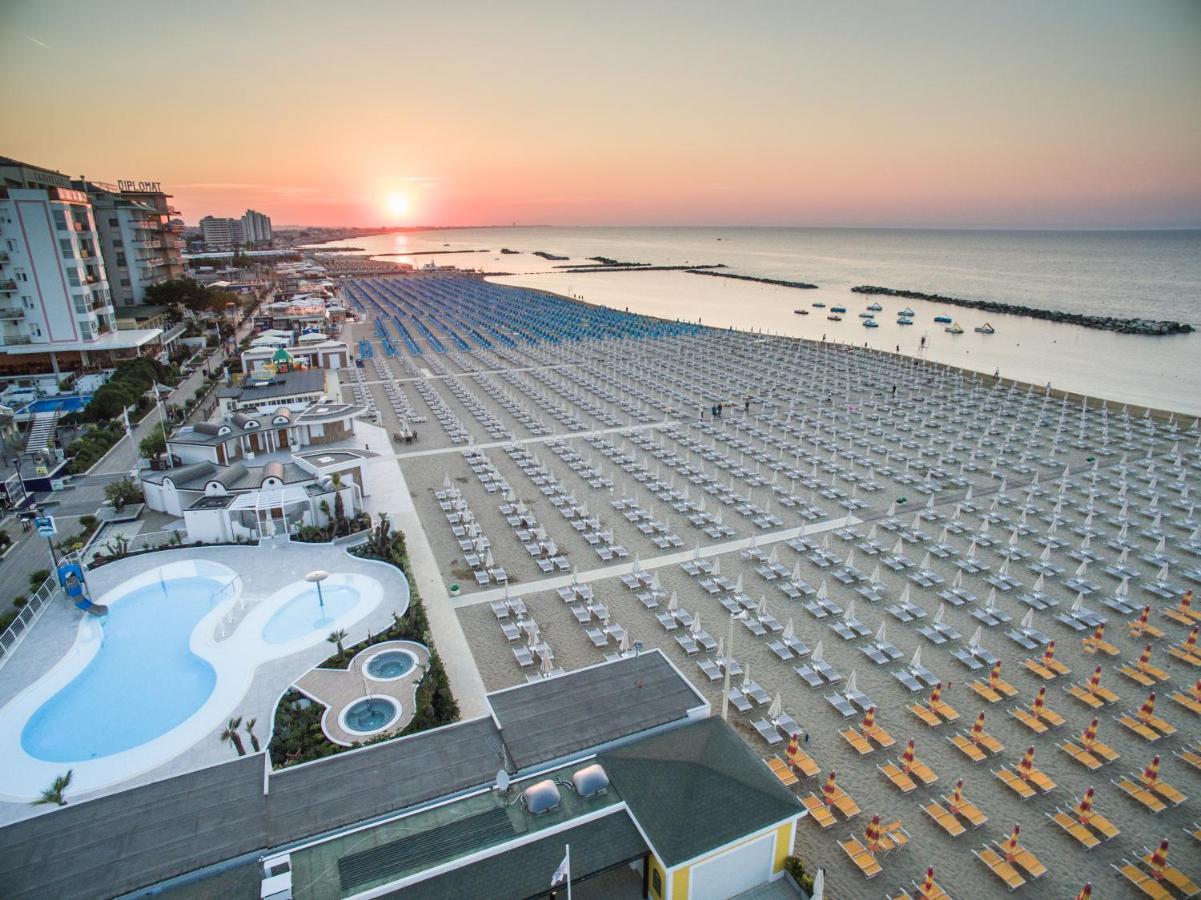 Mediterraneo Hotel&Suites Cattolica Exteriér fotografie