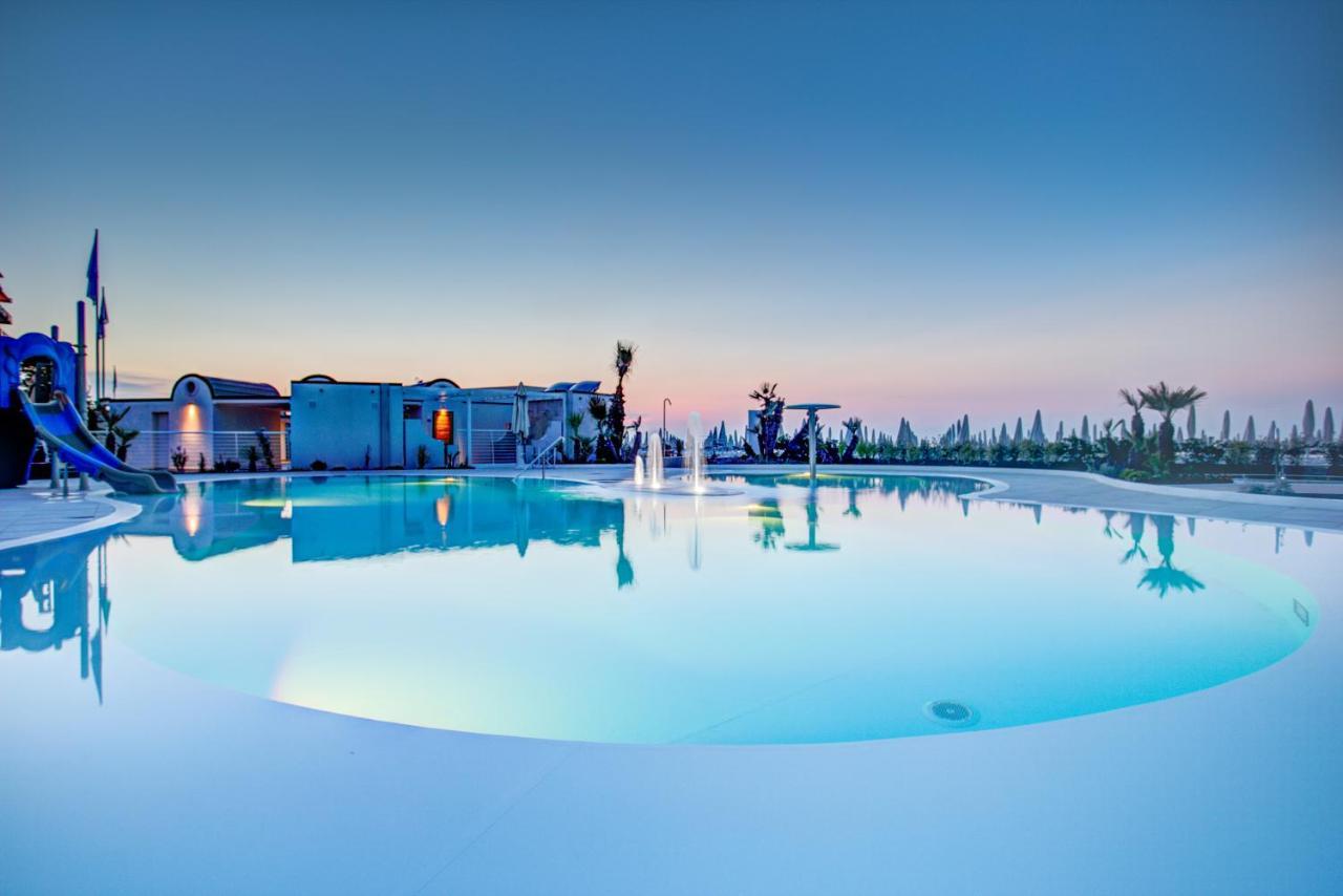 Mediterraneo Hotel&Suites Cattolica Exteriér fotografie