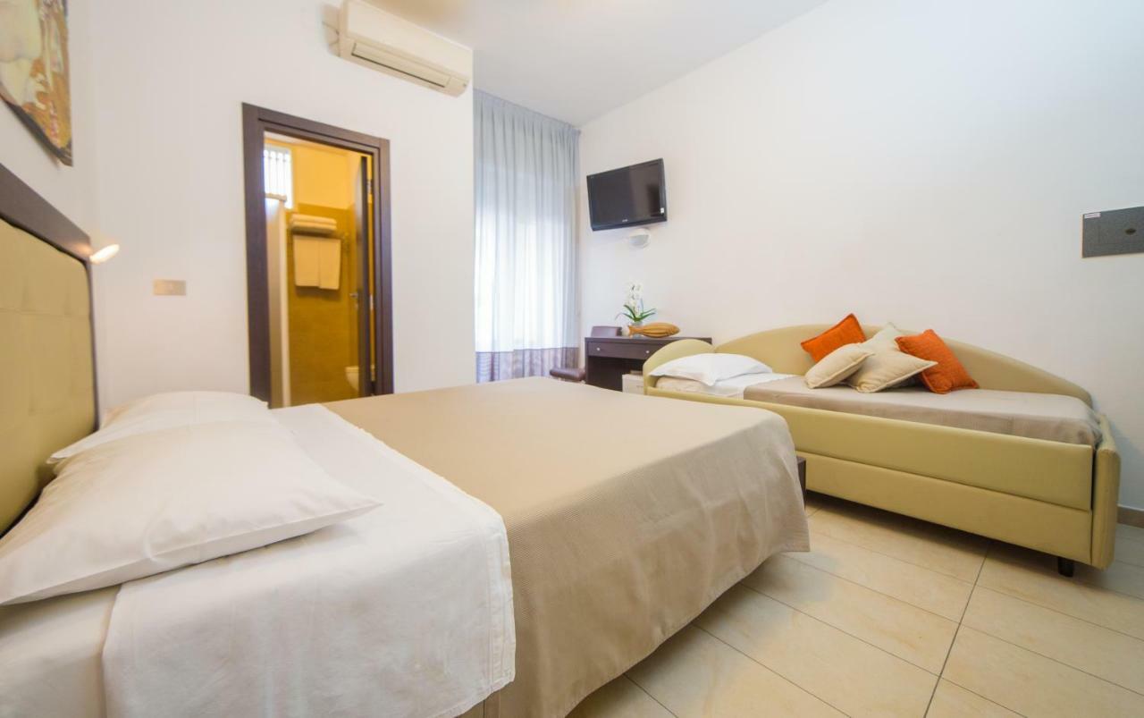 Mediterraneo Hotel&Suites Cattolica Exteriér fotografie