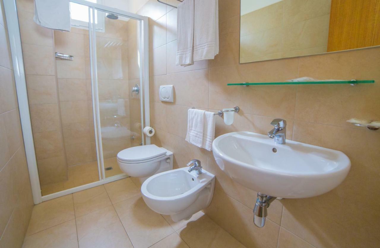 Mediterraneo Hotel&Suites Cattolica Exteriér fotografie