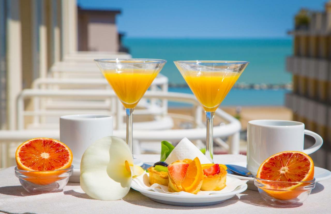 Mediterraneo Hotel&Suites Cattolica Exteriér fotografie
