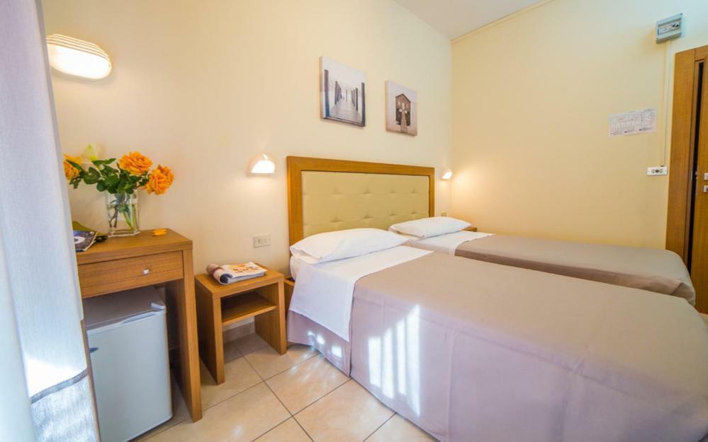 Mediterraneo Hotel&Suites Cattolica Exteriér fotografie