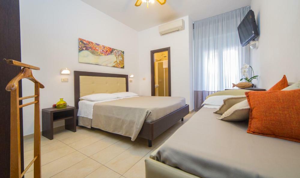 Mediterraneo Hotel&Suites Cattolica Exteriér fotografie