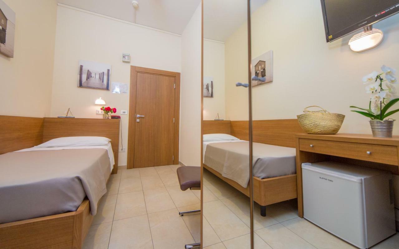 Mediterraneo Hotel&Suites Cattolica Exteriér fotografie