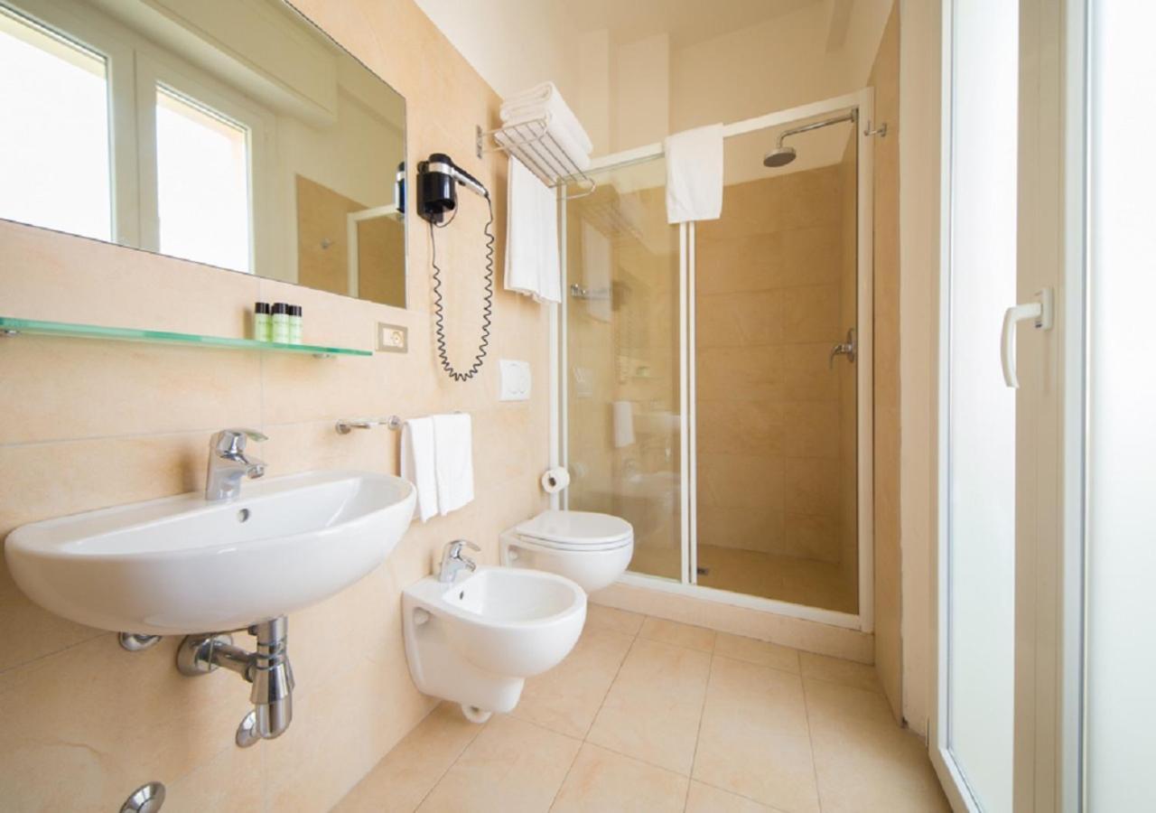 Mediterraneo Hotel&Suites Cattolica Exteriér fotografie