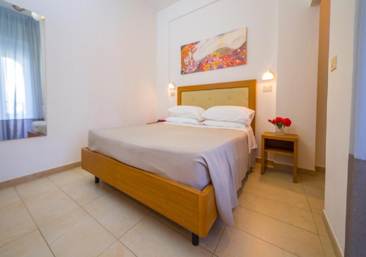 Mediterraneo Hotel&Suites Cattolica Exteriér fotografie