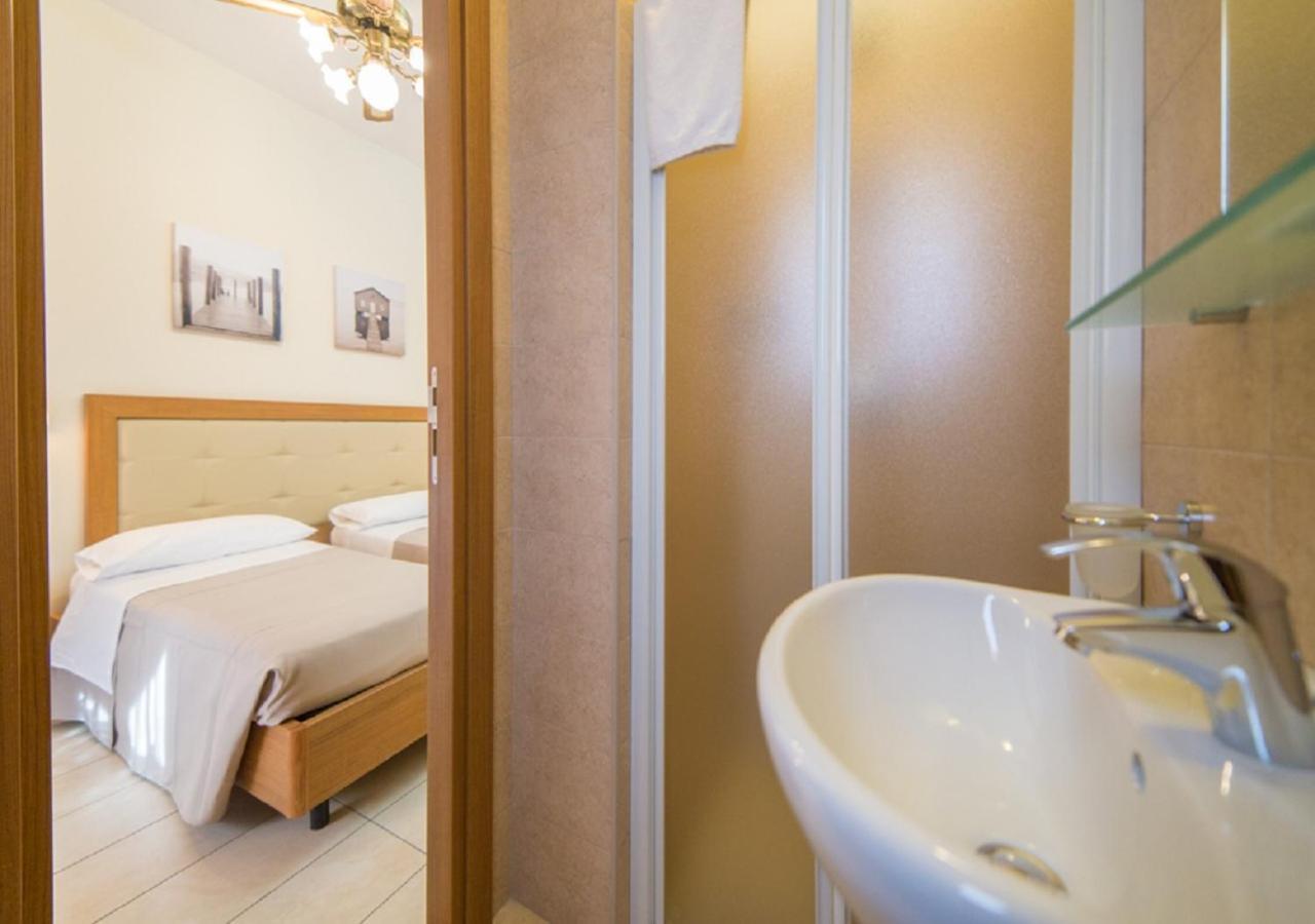 Mediterraneo Hotel&Suites Cattolica Exteriér fotografie