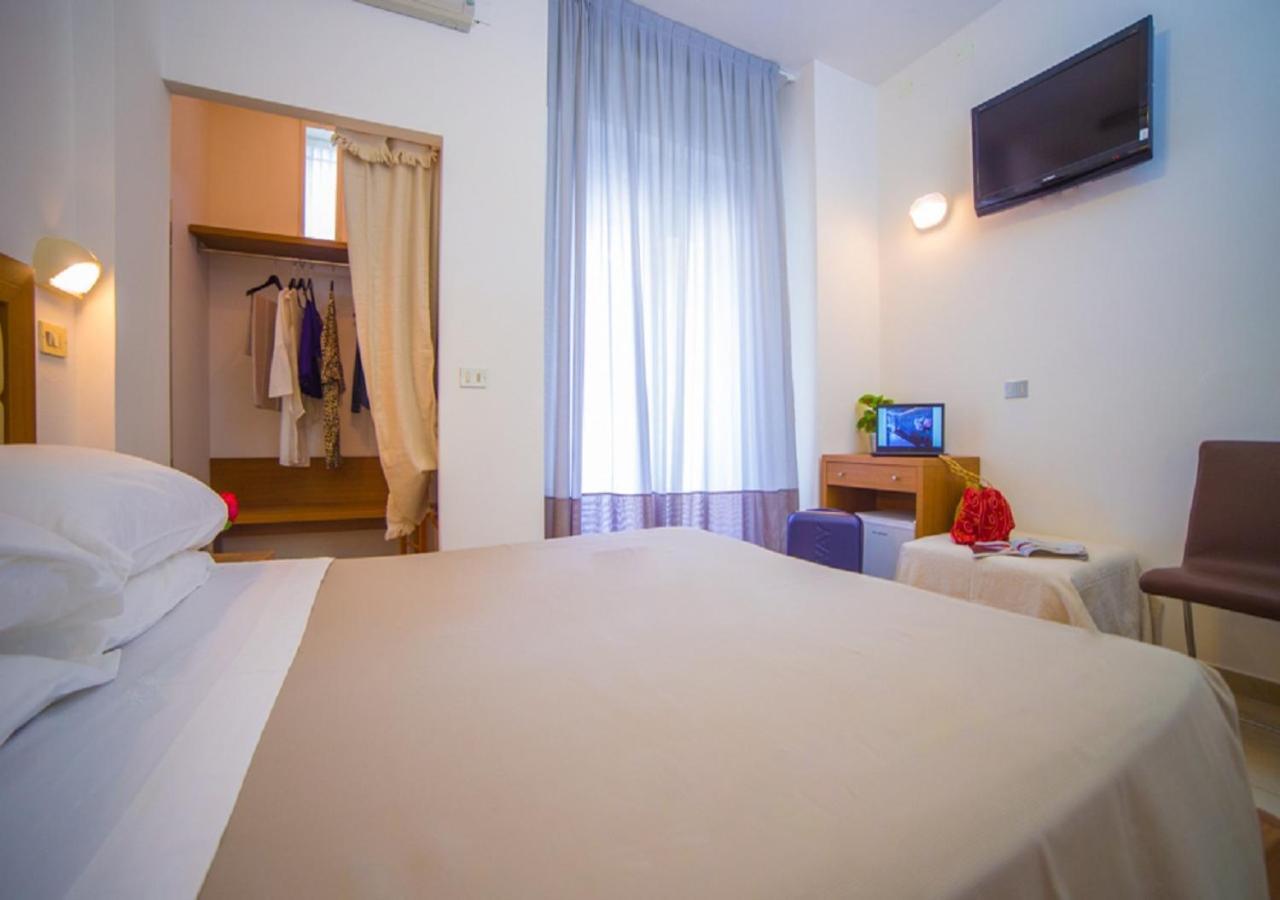 Mediterraneo Hotel&Suites Cattolica Exteriér fotografie