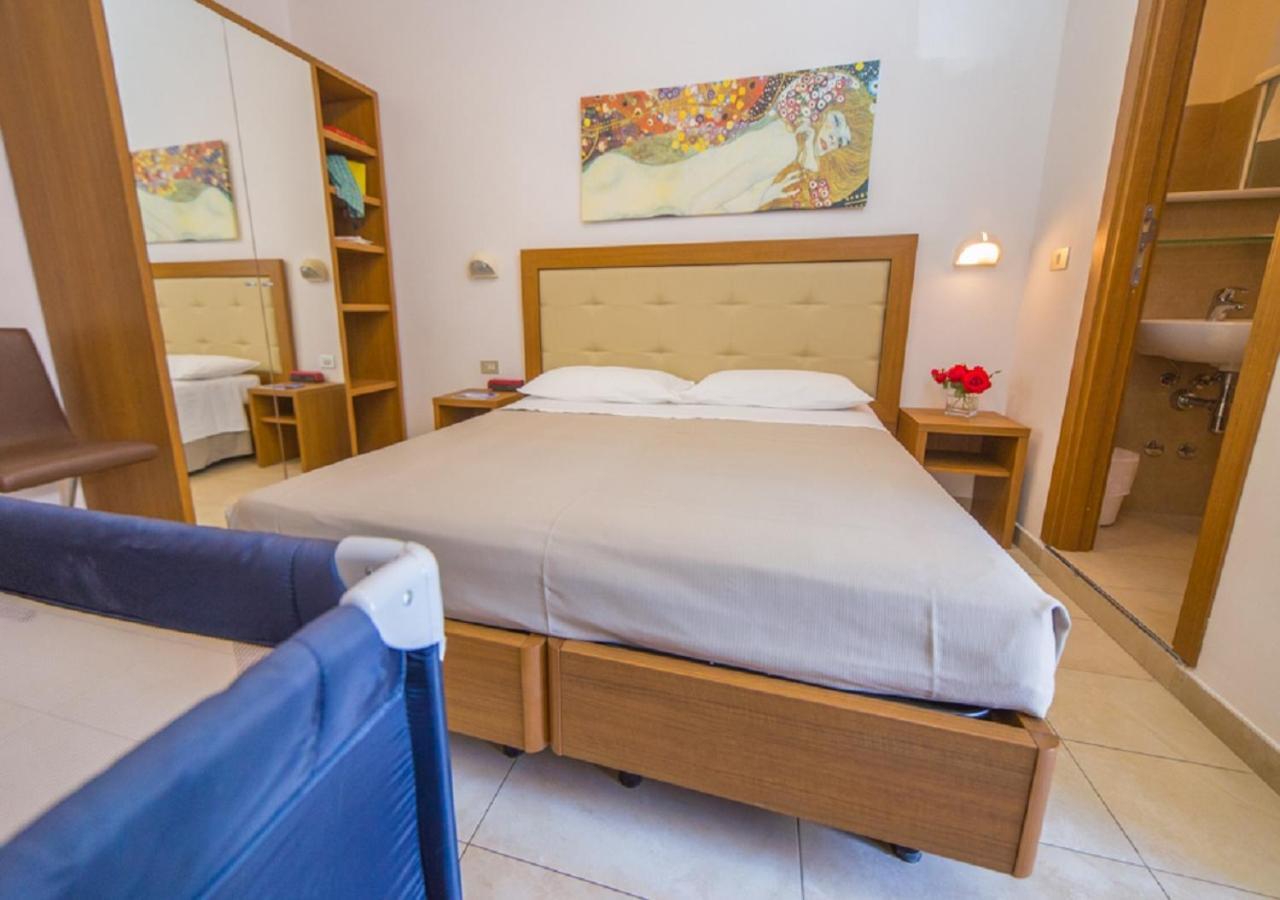 Mediterraneo Hotel&Suites Cattolica Exteriér fotografie