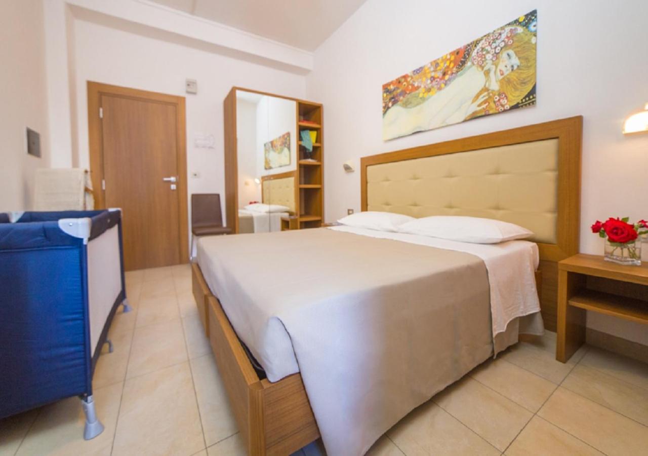 Mediterraneo Hotel&Suites Cattolica Exteriér fotografie