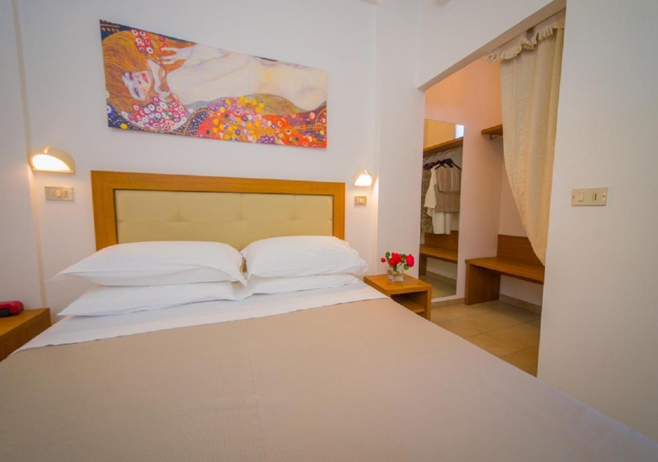 Mediterraneo Hotel&Suites Cattolica Exteriér fotografie