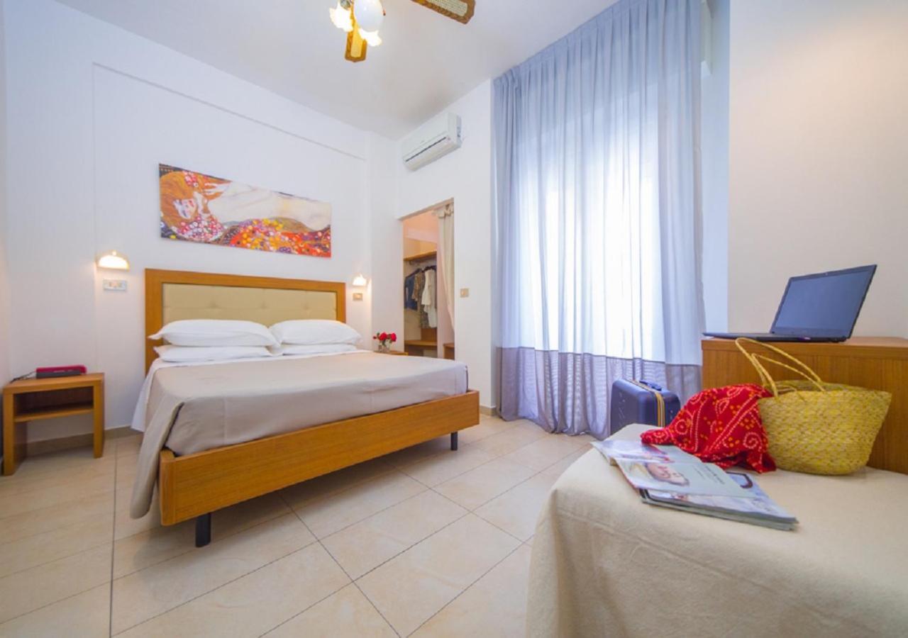 Mediterraneo Hotel&Suites Cattolica Exteriér fotografie