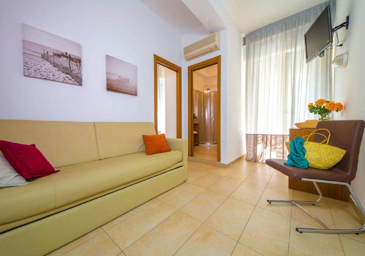 Mediterraneo Hotel&Suites Cattolica Exteriér fotografie